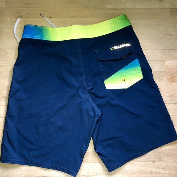 Billabong Boardshorts - Picture 2 of 2